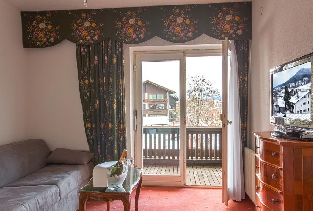 Hotel Tyrol-Alpenhof 蒂罗尔-泽费尔德 外观 照片