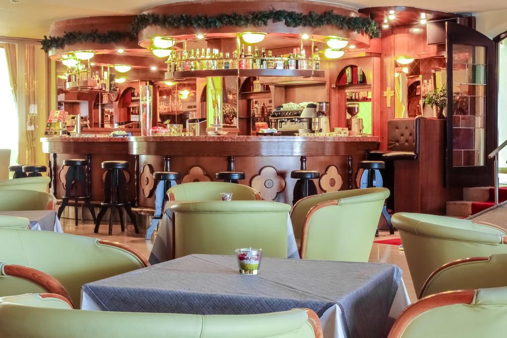 Hotel Tyrol-Alpenhof 蒂罗尔-泽费尔德 外观 照片