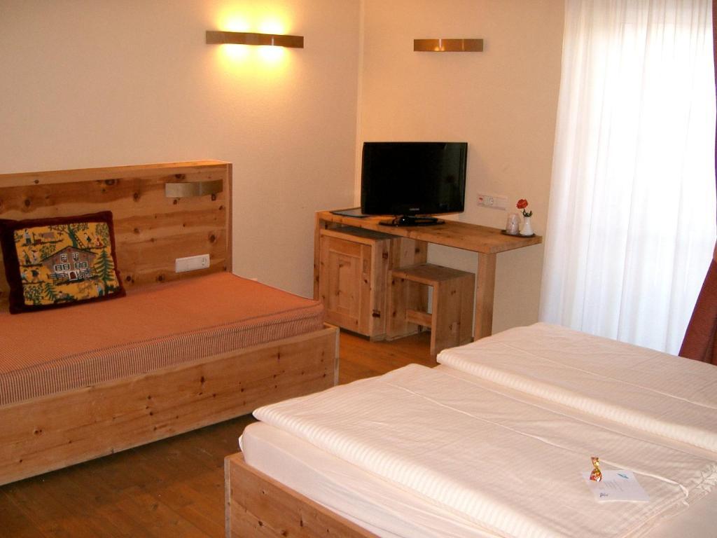Hotel Tyrol-Alpenhof 蒂罗尔-泽费尔德 客房 照片