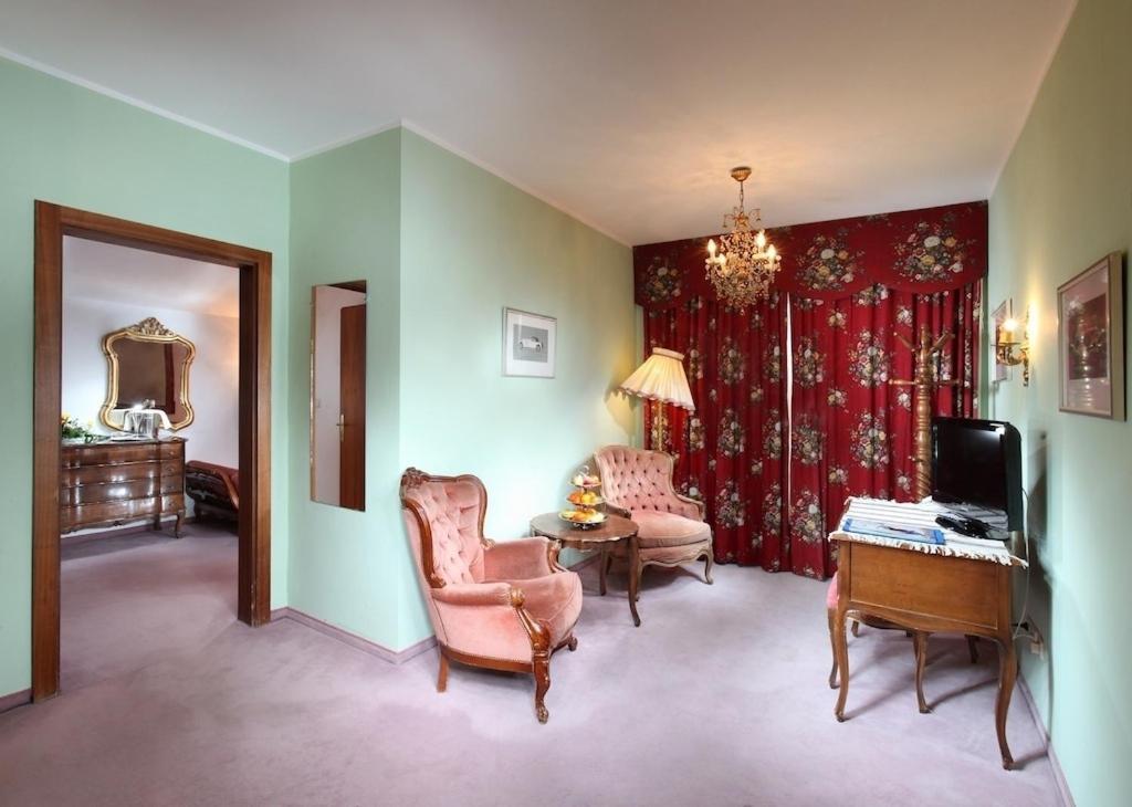 Hotel Tyrol-Alpenhof 蒂罗尔-泽费尔德 客房 照片