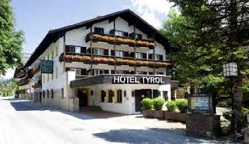Hotel Tyrol-Alpenhof 蒂罗尔-泽费尔德 外观 照片