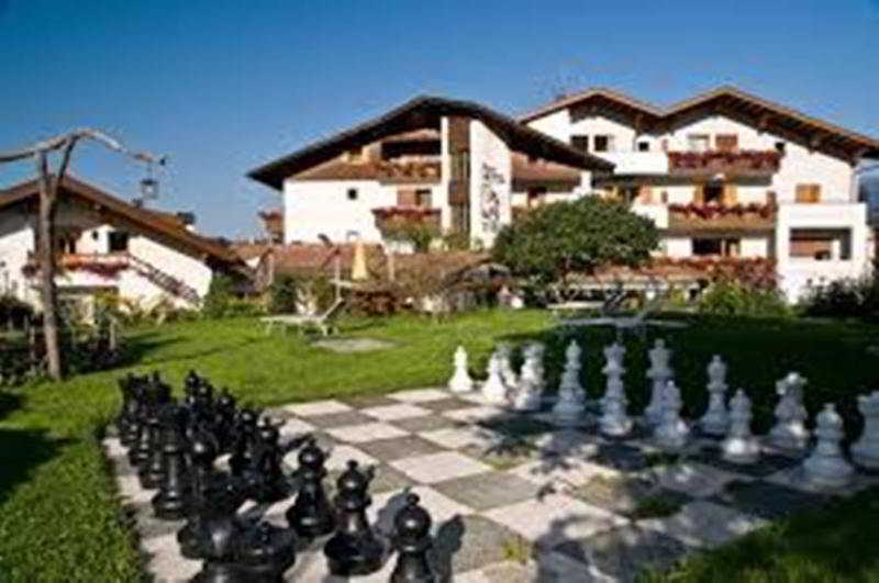 Hotel Tyrol-Alpenhof 蒂罗尔-泽费尔德 外观 照片