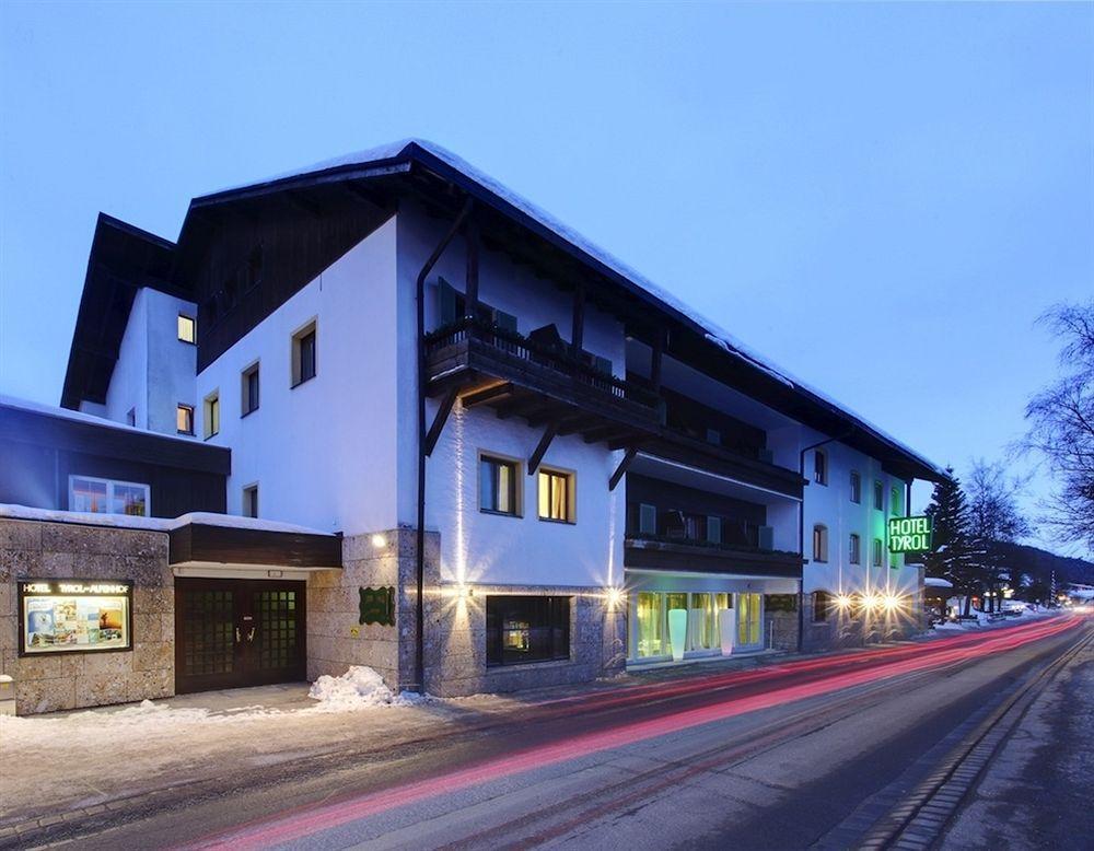 Hotel Tyrol-Alpenhof 蒂罗尔-泽费尔德 外观 照片